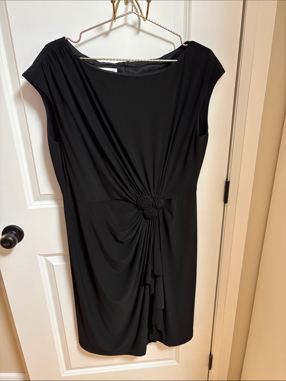 Jones Studio Black Midi Dress with Rosette Twist